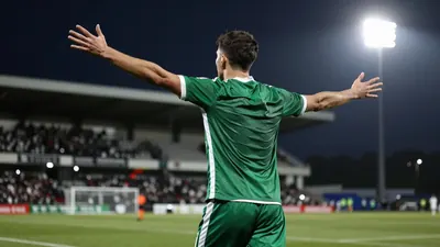 El filial verdiblanco se impuso 0-2 en el Banús Football Center con goles de Antonio González y Enzo Fierro, logrando su...