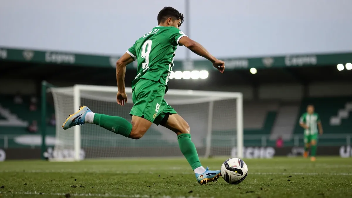 El Real Betis Balompié, tercero con 19 puntos, se enfrenta al líder FC Barcelona este sábado en La Cartuja en un duelo...