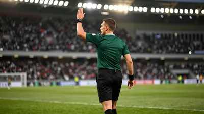Ricardo de Burgos Bengoetxea dirigirá el choque de Liga entre el Real Betis Balompié y el FC Barcelona este sábado, un...