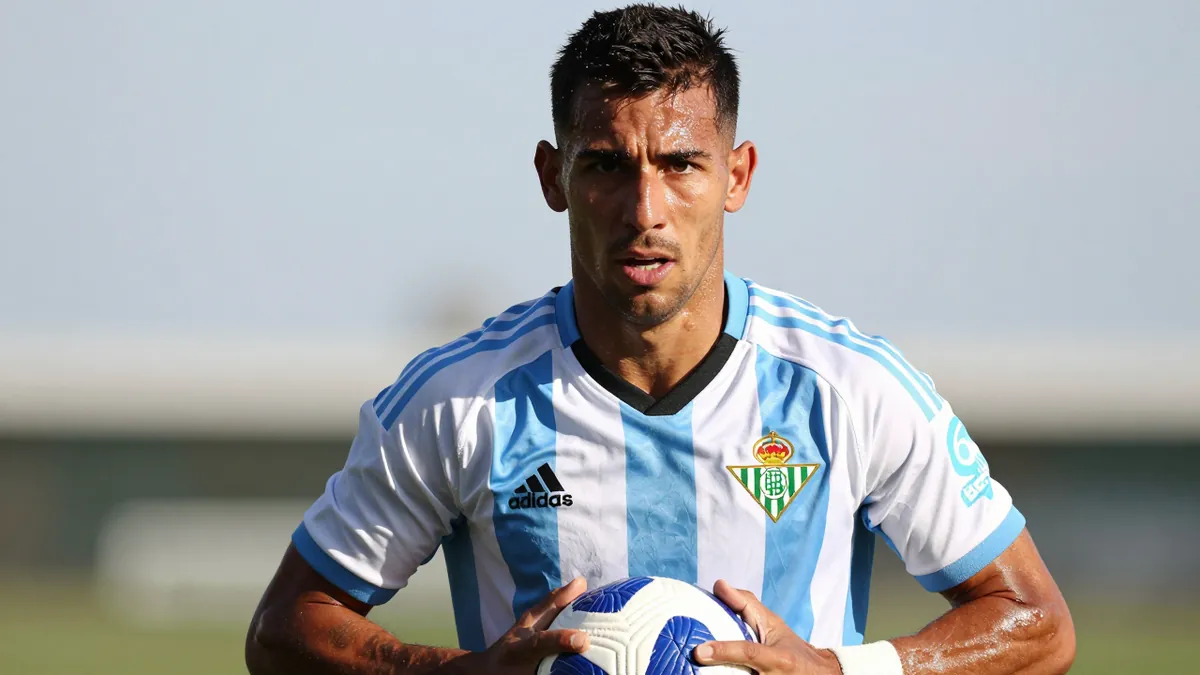 El Real Betis busca un delantero y desiste del fichaje de Sofyan Amrabat